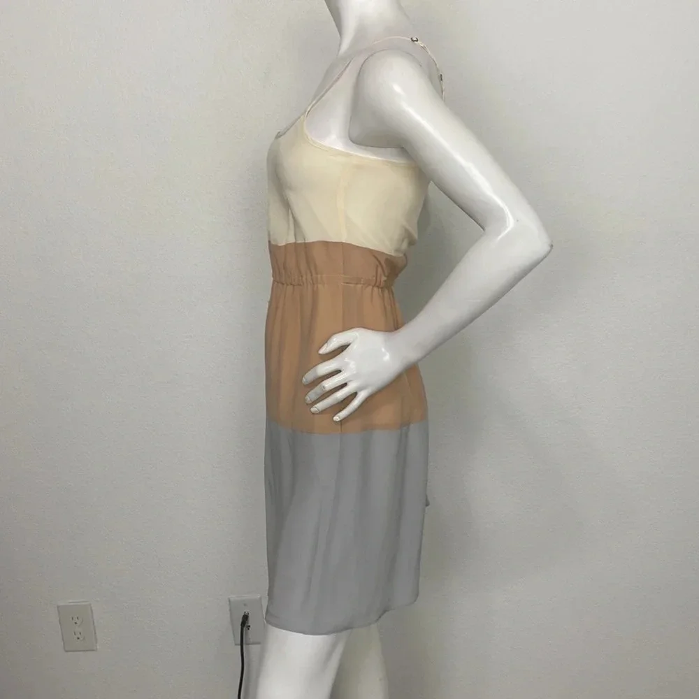 Broadway & Broome Cream Tan Gray 100% Silk Colorblock Pullover Dress Size 4 - Picture 4 of 9
